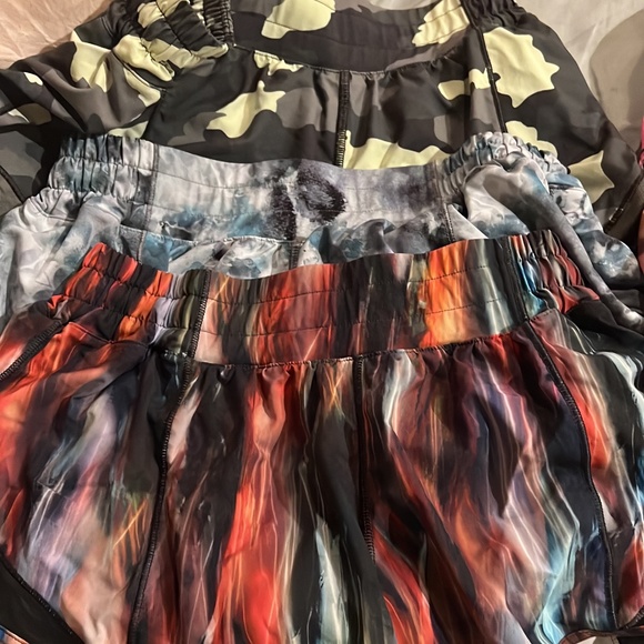 Lululemon hotty hot shorts - Picture 1 of 1